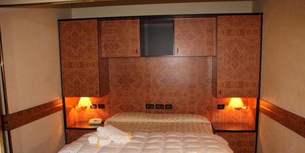 Park Hotel Villa Leon D'Oro Noventa di Piave Exterior photo