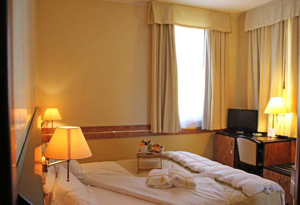 Park Hotel Villa Leon D'Oro Noventa di Piave Exterior photo