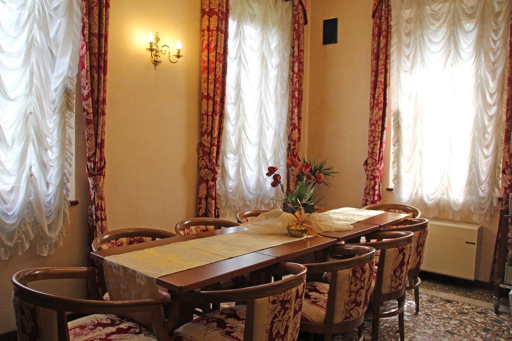 Park Hotel Villa Leon D'Oro Noventa di Piave Exterior photo
