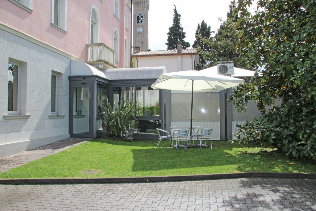 Park Hotel Villa Leon D'Oro Noventa di Piave Exterior photo